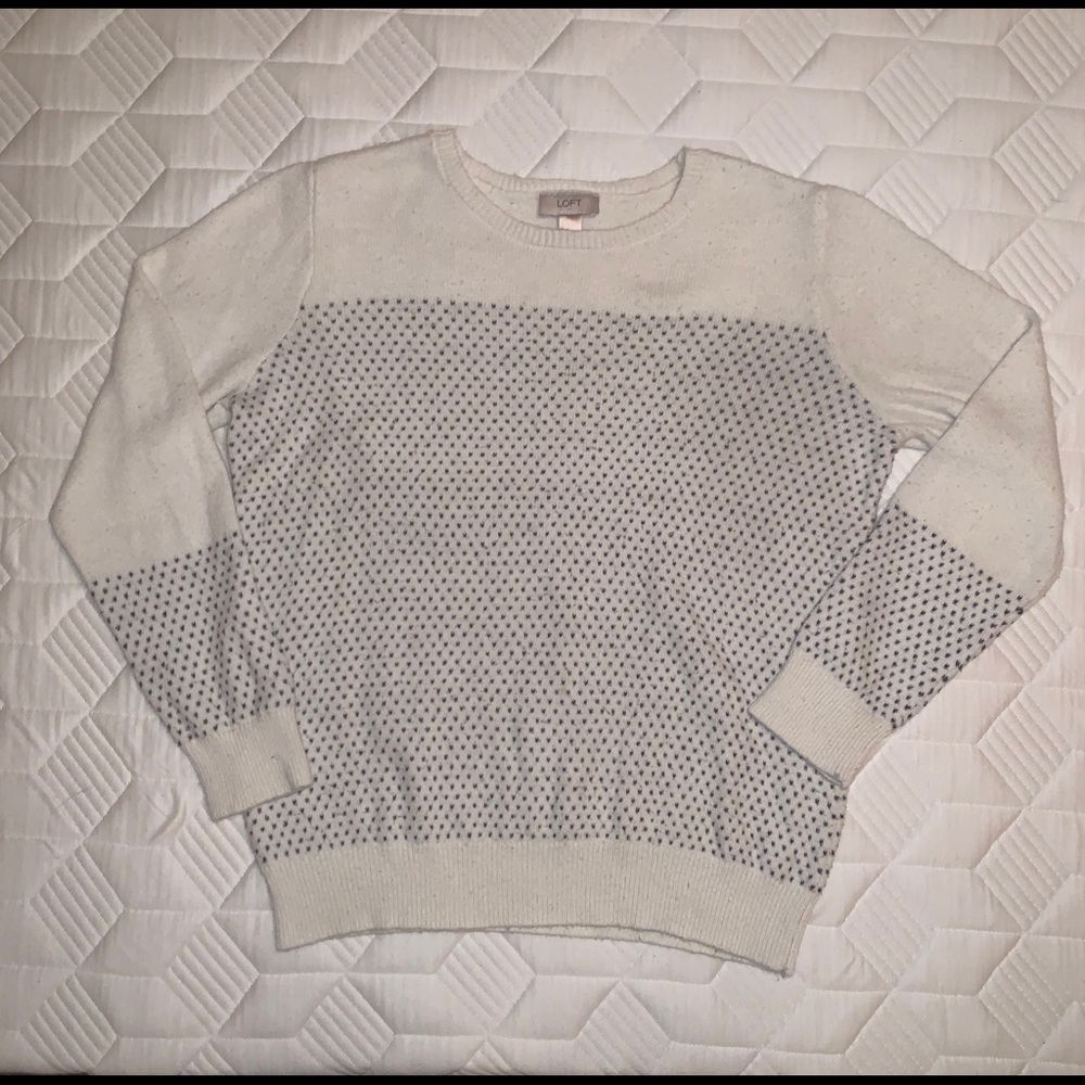 LOFT SMALL HEART DETAIL SWEATER SZ L